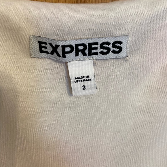 floral express wrap dress (size small) - Picture 2 of 4